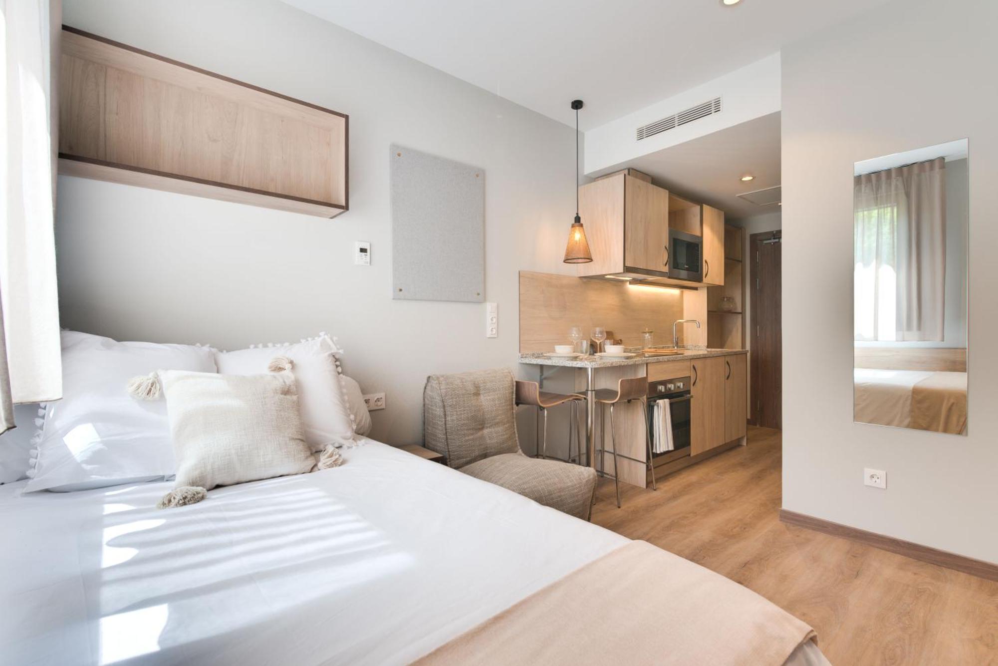 Livensa Living Pamplona Albergue Juvenil Exterior foto